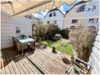 Traumhafte Süd-West-Terrasse mit Blick in den Garten