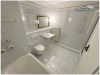 Mit Badewanne und Dusche