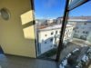 Gepflegtes Treppenhaus mit Glas-Elementen