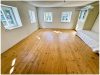 Elternschlafzimmer mit Kamin und Lichtfülle